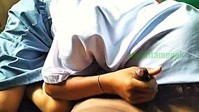 สาวนักเรียนอินโด18+ เรียนดูดควยกลางแจ้งเก่งขึ้น