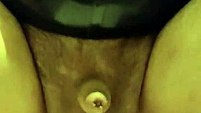 latexi69, enjoy butt plug play in your latex ass?