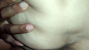 novinha's anal orgasm contrasts with her amateur assfucking