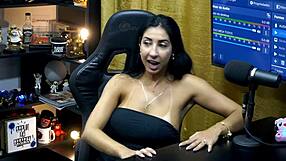 ruan fingers renatinha's wet pussy!