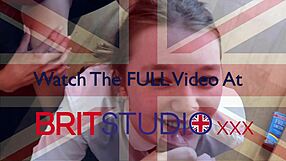 Stedmor viser elev hvordan man suger pik i vild lektion