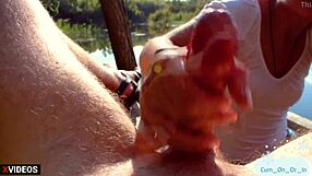 เมียบ้านสมัครเล่นรูดควยน้ำมันให้คนแปลกหน้าเอาเงินกลางแจ้ง