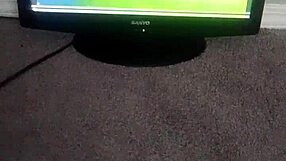 The SPYRO 3 SHOWER scene unfolds with bathing action.