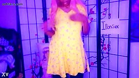 Amateur Ebony African Teen Flaunts Sexy Body for Horny Fans