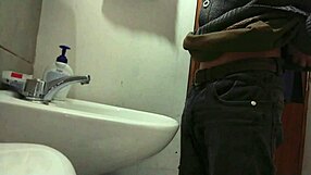 watch me bang my hand hard