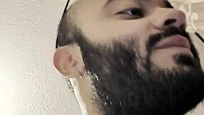 מוכן לאוננות אחרי מקלחת בחדר כושר? זה ענק! 😜