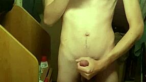 Getting a handjob in my parents' house feels so risky