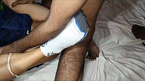 Индийска съпруга жадува бавен секс с мъжа си в интимна сесия