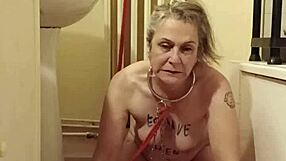 2024 08 27 esclave f mange a la gamelle