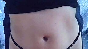 مرضعة الأطفال تشتهي نيك عنيف في مص جماعي!