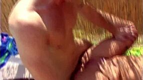 สลัดเทรลเลอร์ปาร์กดิกซี่ ดูดและเย็ดที่บาร์สระว่ายน้ำเพื่อน้ำเงี่ยนร้อน