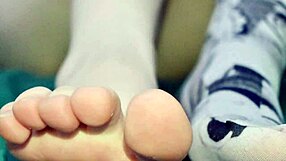 snuck into stepsister’s room for toe play at night