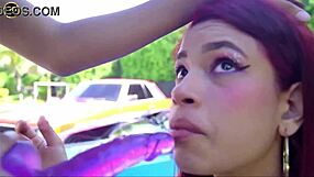 לטיניות שובבות מלקקות תחת