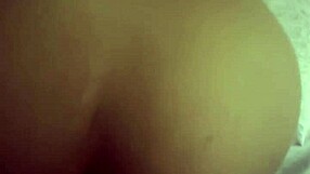 Vecina viene por su dosis de leche!