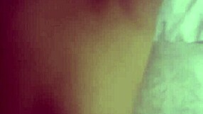 Vecina viene por su dosis de leche!