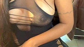 Too Hot Girl Licks Pussy In Cunilingus Masturbation!