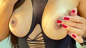 Too Hot Girl Licks Pussy In Cunilingus Masturbation!