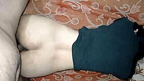 Сводная сестра и я в темноте ночи с наездницей и сквиртом на большую бритую попку