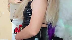 Transexual bailando sexual y rico with crossdressing transsexual dance