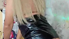 Transexual bailando sexual y rico with crossdressing transsexual dance