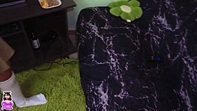 ¿qué harías si voy a tu puerta a venderte galletas y te ofrezco este trato ¿me follarias