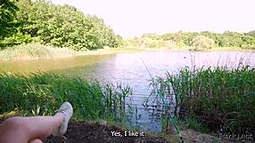 ประสบการณ์แฟนกับเซ็กส์กลางแจ้งขณะตั้งแคมป์และตกปลา. ใครรู้ว่าหมู่บ้านจะดุเดือดขนาดนี้?