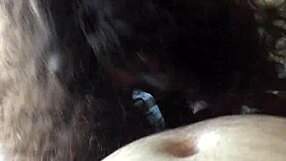 Красивая PAWG дразнит медленным минетом, пока он не кончит ей в рот