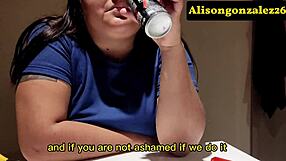 Lade einen Freund nach Hause zu Fotos ein und er bietet mir Geld für Sex