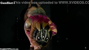 Kim, y a un truc gloryhole que tu refuses d'avaler ?