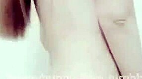 Bunny Taiwan Ai Lu Lu Tari Liar dengan Pepek Bertindik. Tengok Gerakannya Yang Nakal!