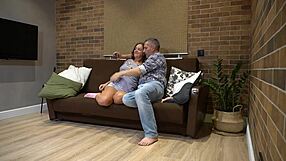 แม่เลี้ยงแก่หักหลัง เย็ดในถุงเท้า ท่ามิชชันนารี