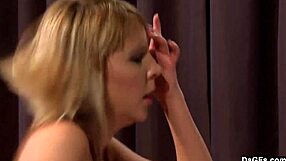 Сладка европейска тийнейджърка поема голям кур за хардкор свършване