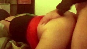 Hermana gemela de mi madrastra, ¿quieres ver cómo su hijastro la coje hasta acabar en la boca?