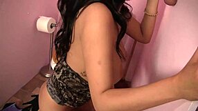 Kimber Sky blows glory hole!