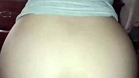 Te gustaría que se sentaran en ti en un grupo de swingers.