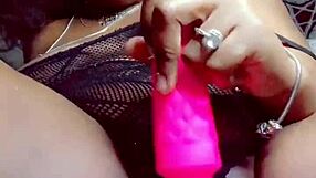 Nani Galore se la follan en el culo y se masturba