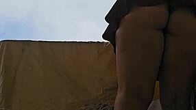 empregadinha safada rebelando na sacada mostra tudo