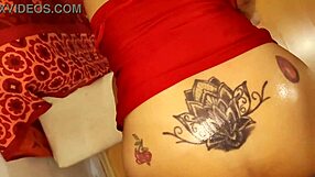 Tynn latina MILF prøver første rear action på casting couch, blir fylt opp