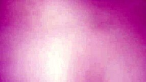 Te gustaría que se sentaran en ti en un grupo de swingers.