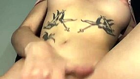 Novinha masturbando!