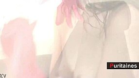 Gabriella ateşli soyunuyor