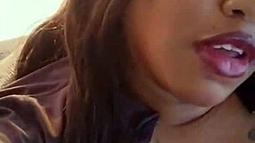 Blackvelvet gets caught masturbating her pussy 😏