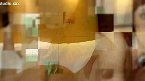 Ellie Shou逼被舔，然后她吸老男人鸡巴 😏