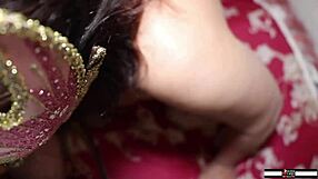 Curve bătrâne depravate italiene în ciorapi sug și se fut în grup