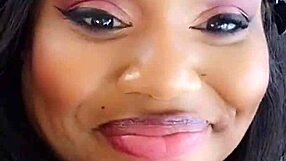 Blackvelvet gets caught masturbating her pussy 😏