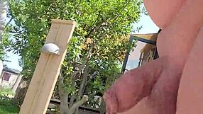 je me risque à une balade matinale nu dans ce camping