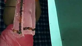 Hot Shemale Stuns with Sexy Mujra Dance in Saree