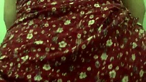 bajo la falda de mi vecina latina y cogemos