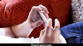 mă strecor și fut sora vitregă cu pulă mare în POV hardcore