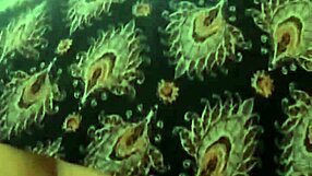 Acción trío con polla negra y blanca